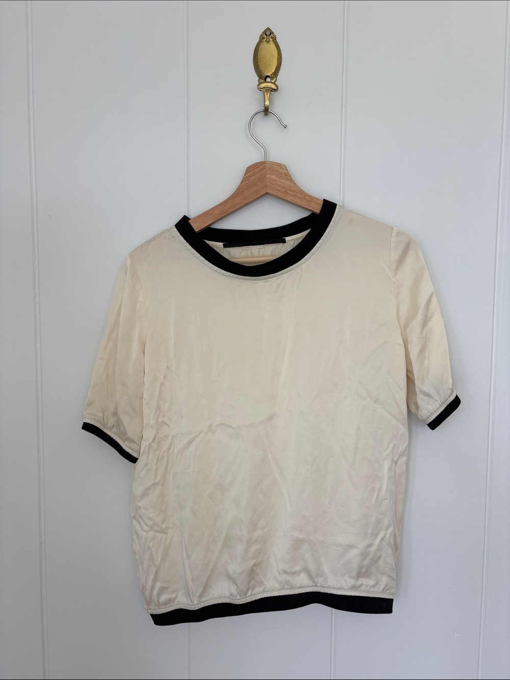 100% silk Women’s Cream Short-Sleeve Ringer Top with Black Trim